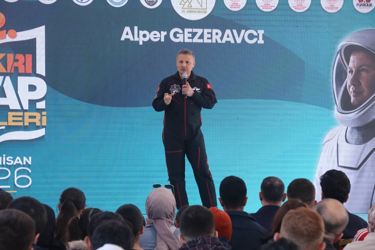 Alper Gezeravcı: Kitaplar hayalleri şekillendirir