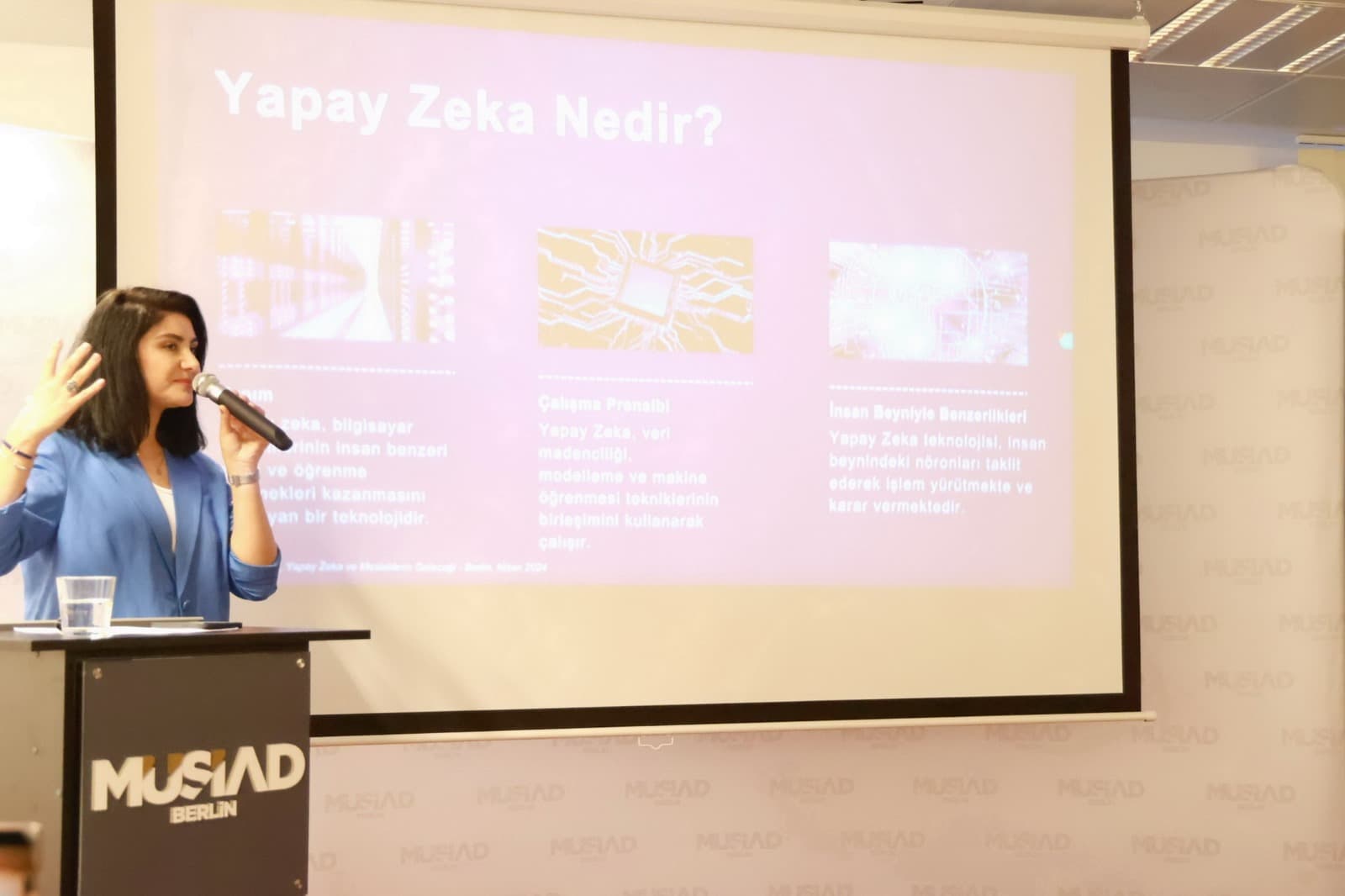 Berlin`de yapay zeka ve geleceğin meslekleri semineri düzenledi