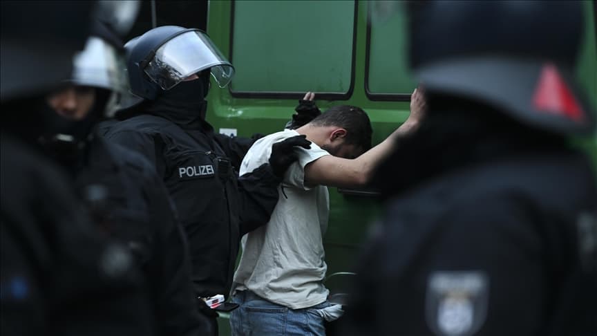 Berlin’de Skandal: Görevdeki Polis Kokain Satarken Suçüstü Yakalandı