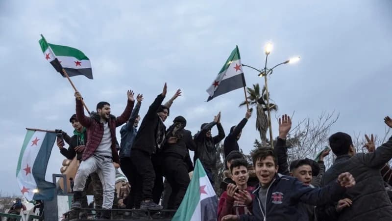 Suriye’nin kuzeyindeki Menbiç’te çatışmalar yoğunlaşıyor