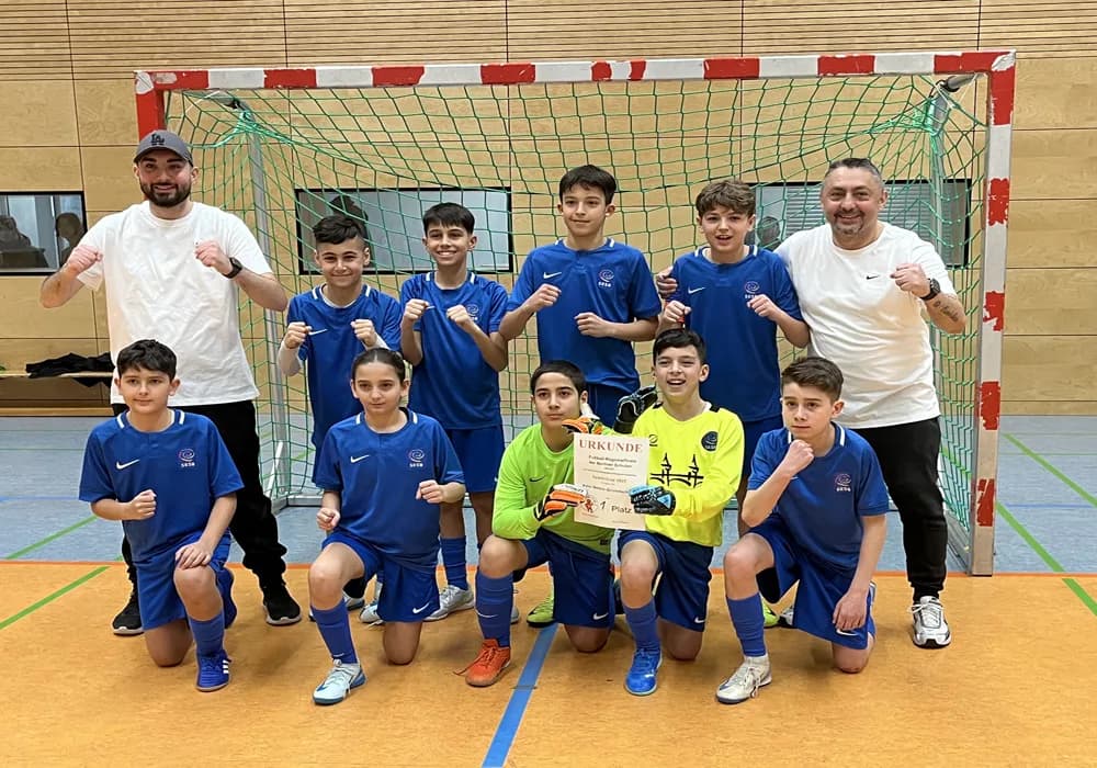 Berlin Aziz Nesin İlkokulu,  Futsal Şampiyonası'nda Tarihi Zafer Kazandı!