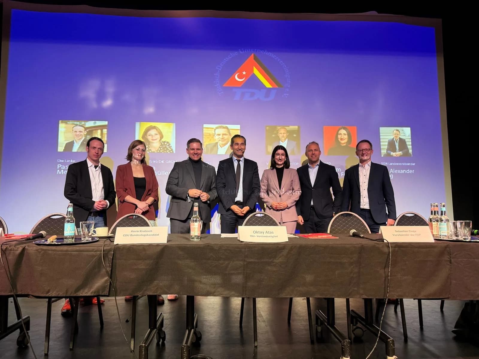 Almanya Federal Seçimleri öncesinde TDU'da Düzenlenen Politik Panel Yoğun İlgi Gördü