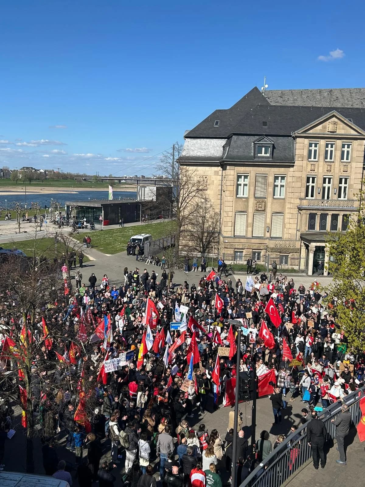 CHP Düsseldorf İmamoğlu'na Özgürlük Mitingi
