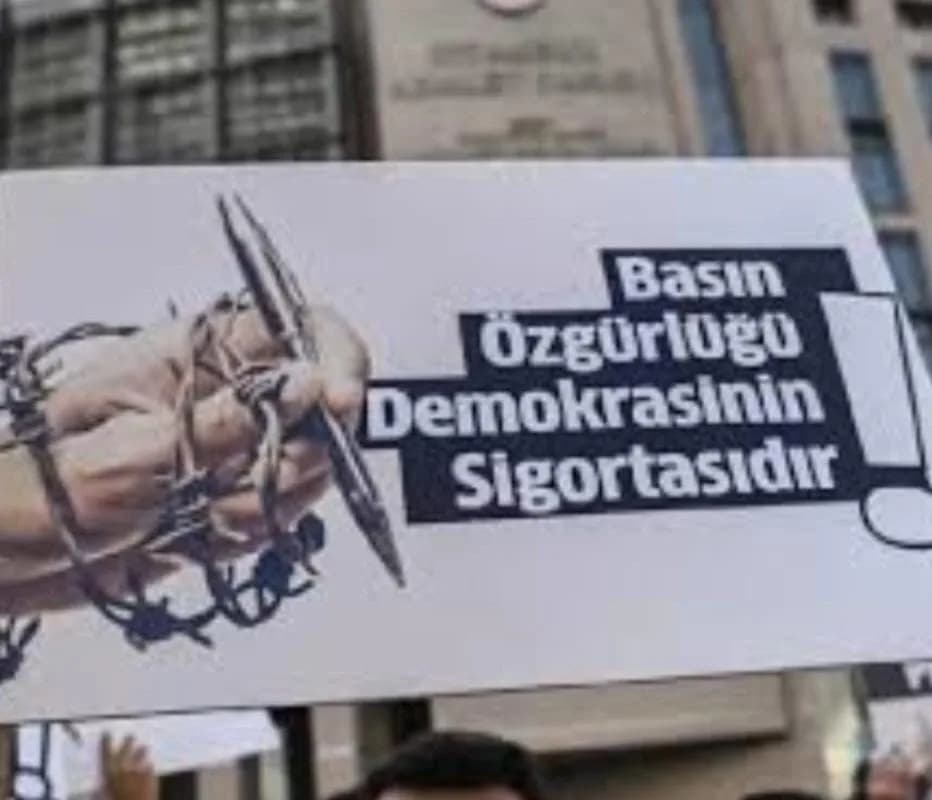 KGK: Gazetecilik adına kaygılıyız