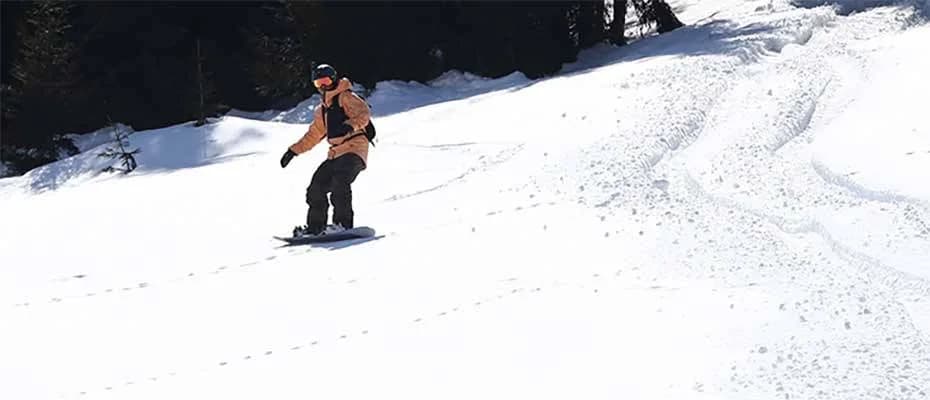 Kümbet Yaylası’nın karlı yamaçlarında snowboard etkinliği yapıldı