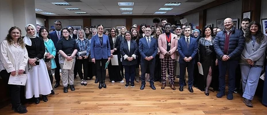 Londra’da 7. Türk Toplumu Sanat Sergisi açıldı