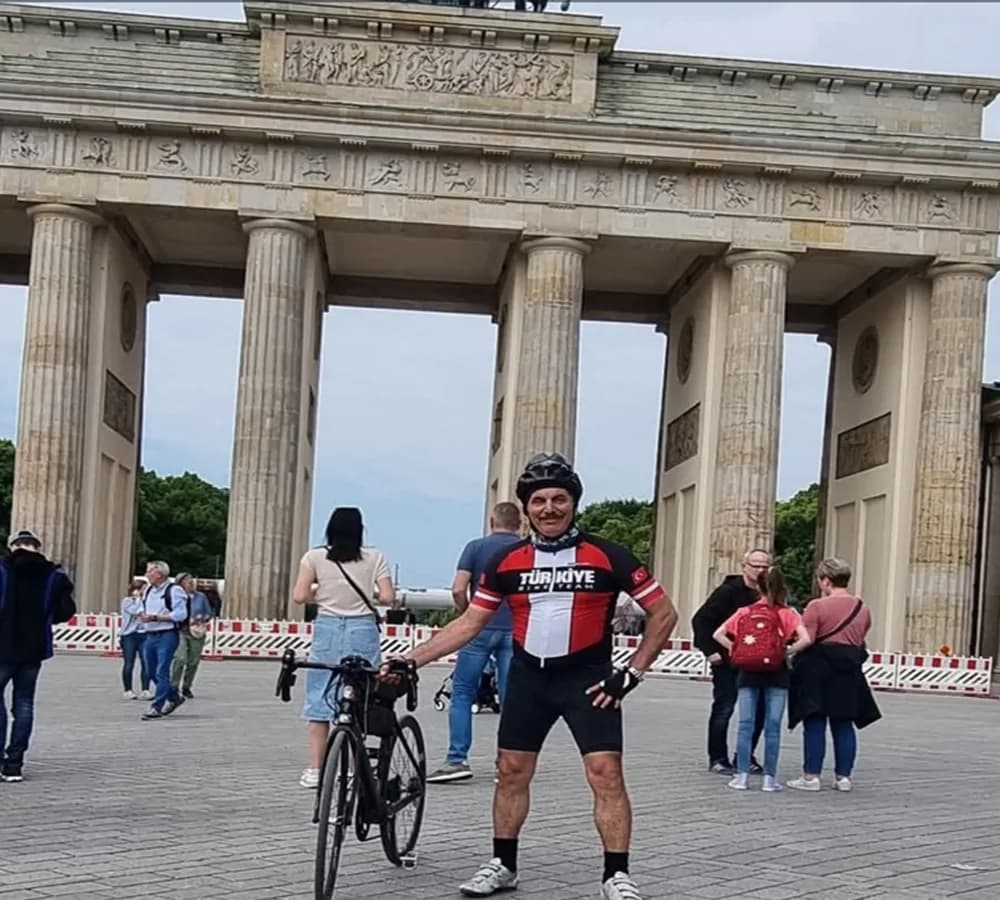 55 bin kilometre pedal çevirerek rekor kırdı
