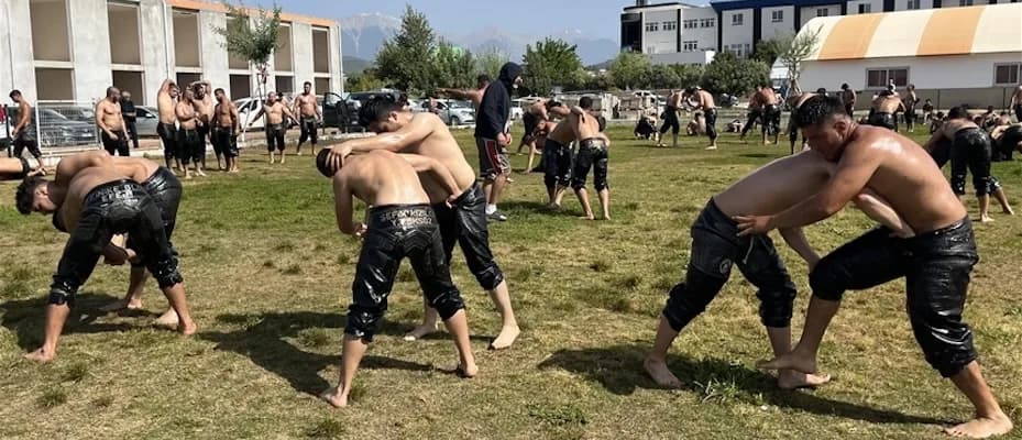 Antalya’da pehlivanlar sezona hazırlanıyor