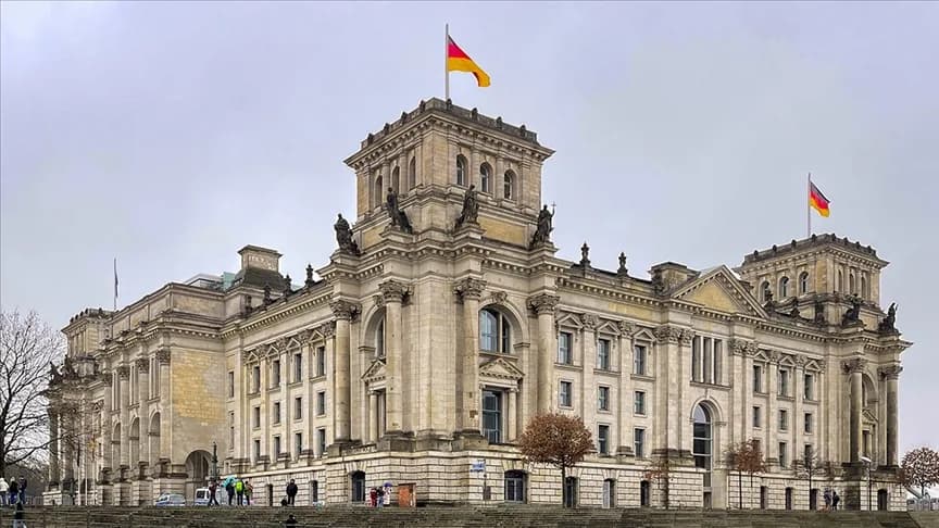 Berlin ve Brandenburg’da Milletvekili Maaşlarına Zam