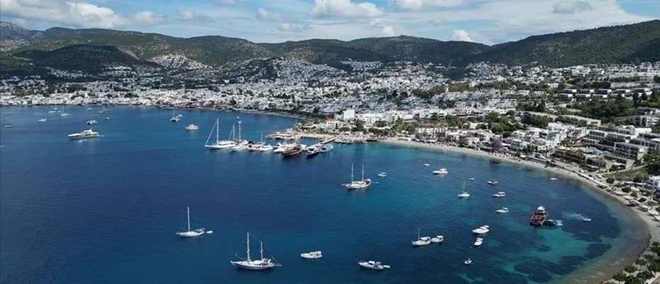 Bodrum’un guletleri misafirlerini mavi yolculuğa çıkarıyor