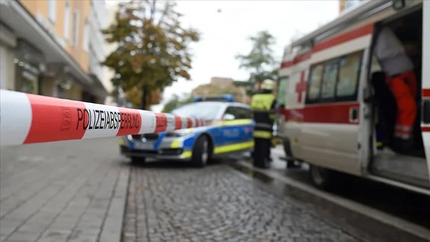 Hamburg’da tren istasyonundaki bıçaklı saldırıda 12 kişi yaralandı