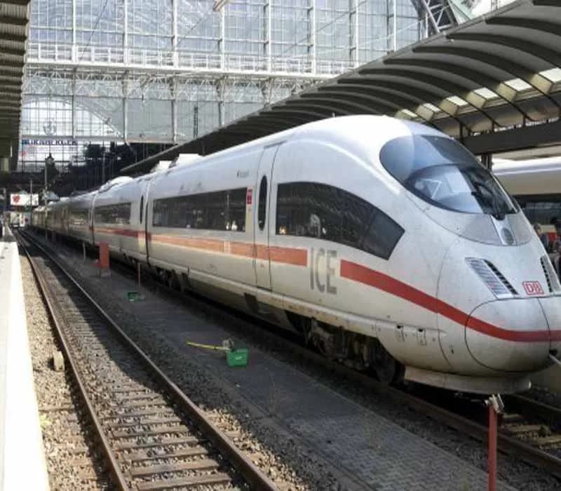 Alman Demiryolları Toplu Rezervasyon Sistemini Kaldırdı: Ailelerden Büyük Tepki