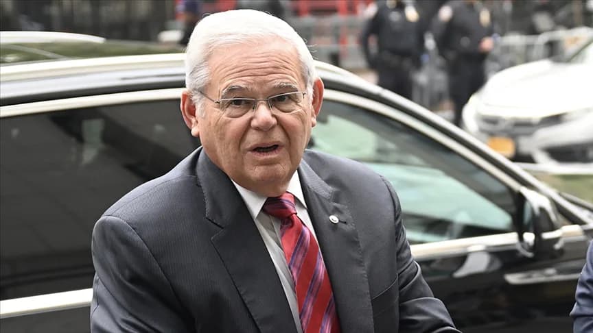 Menendez, 11 yıllık cezasını çekmek için hapse giriyor