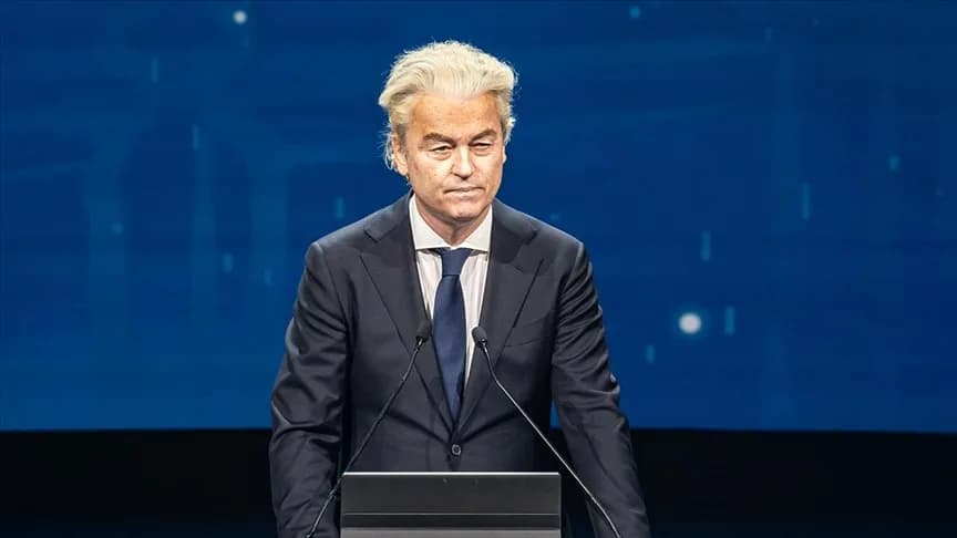 Anketlerde oyu düştü, hükümeti devirdi