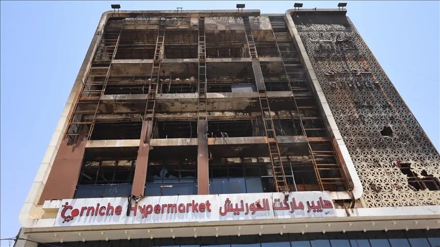 Alışveriş merkezinde çıkan yangında 61 kişi hayatını kaybetti