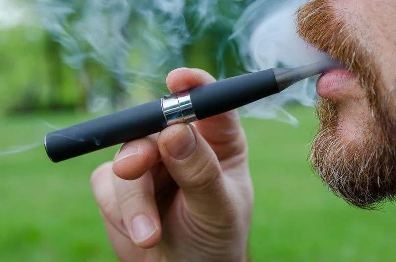 Tek kullanımlık elektronik sigaralar yasaklıyor