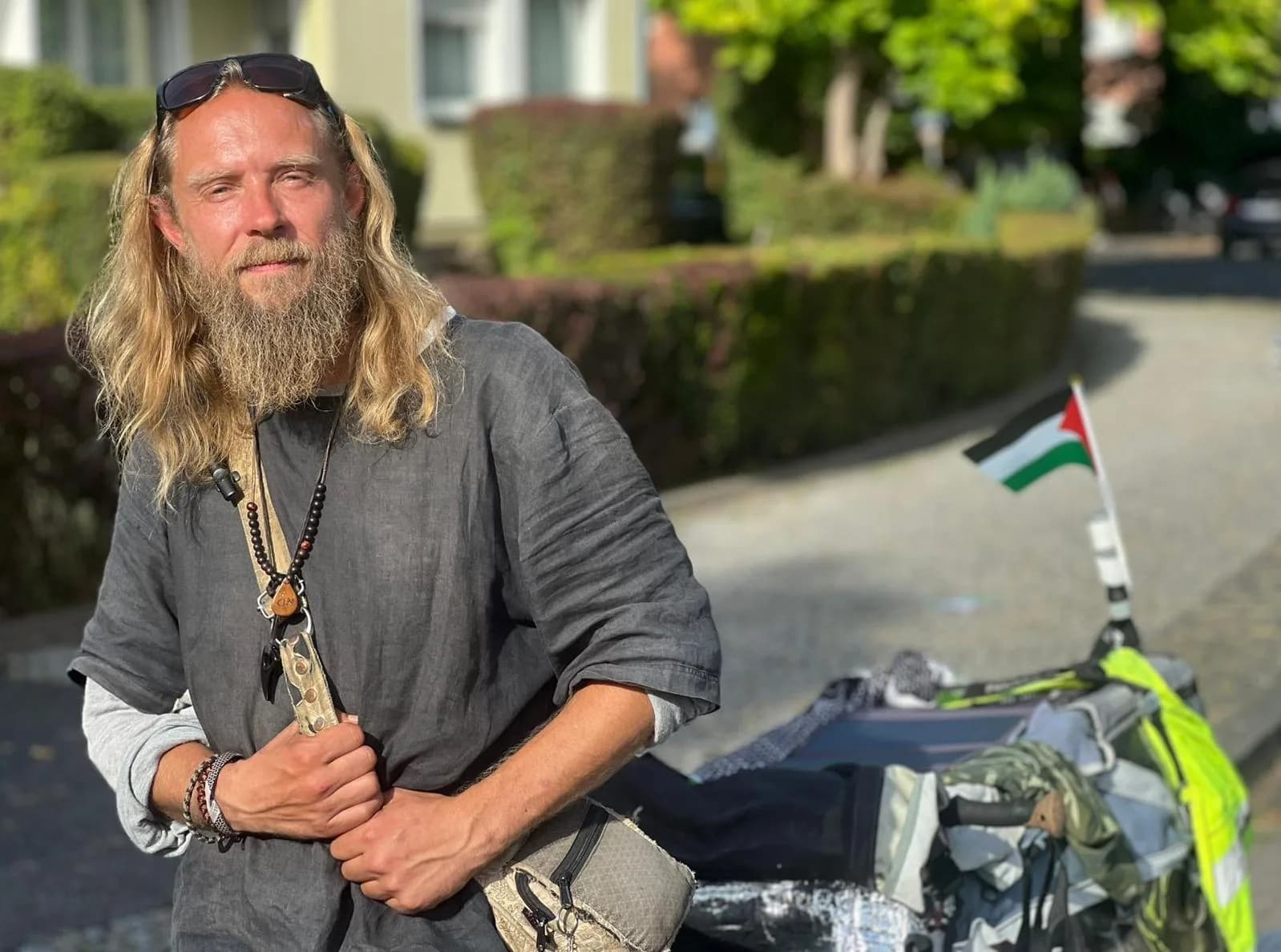 Norveçli Barış Gönüllüsü Bisikletiyle Gazze’ye Destek Yolculuğunu Sürdürüyor