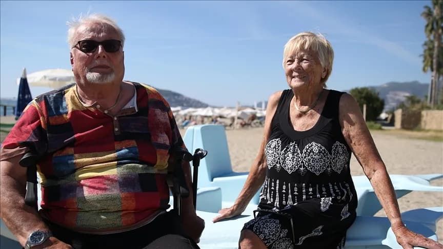 Alman çift 36 yılda 101 kez tatil için Alanya’ya geldi