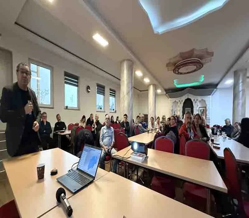 Aachen’de “Göçmenlerin Siyasete Katılımı ve Yükselen Aşırı Sağ” Toplantısı: AfD’nin Yükselişi Tartışıldı
