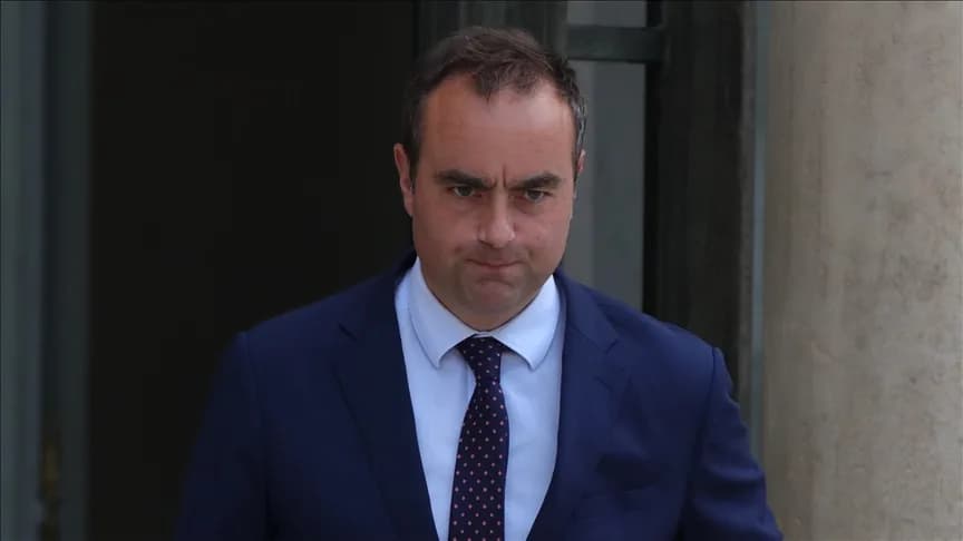 Fransa’da dün hükümeti kuran Başbakan Lecornu istifa etti