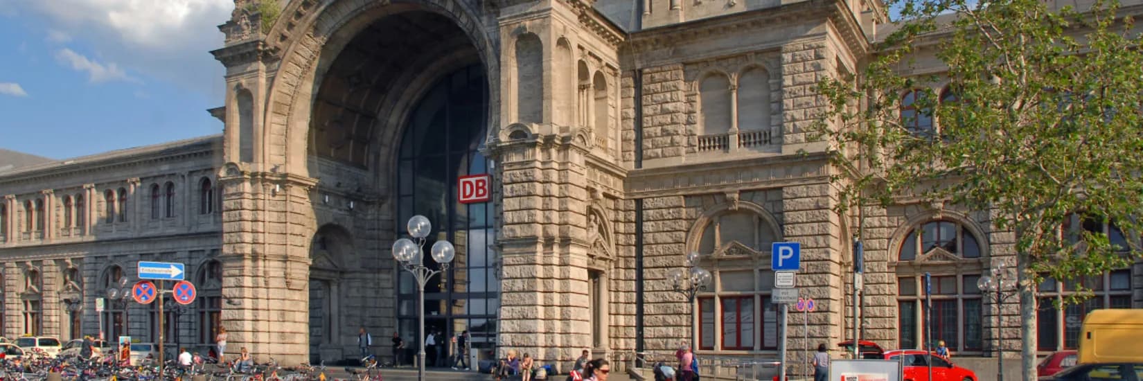Amerikan Askerleri Nürnberg Garında Neden Devriye Geziyor?