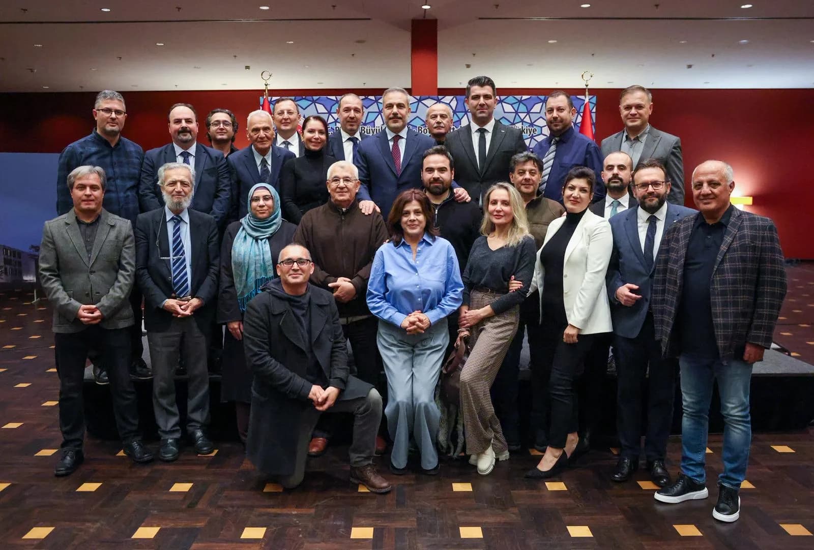 Bakan Fidan Almanya’da Türk STK’ları, İş İnsanları ve Basın Mensuplarıyla Buluştu