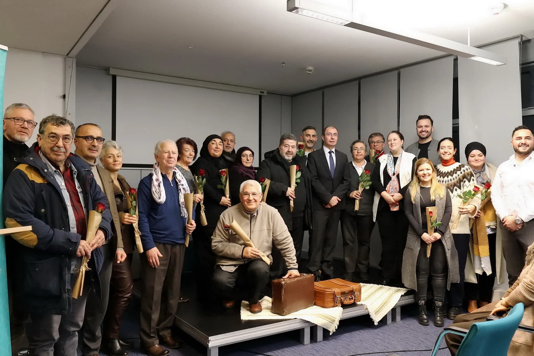 Berlin Yunus Emre Enstitüsü’nün ‘Bavula Sığmayanlar ‘Söyleşisi Yoğun İlgi Gördü