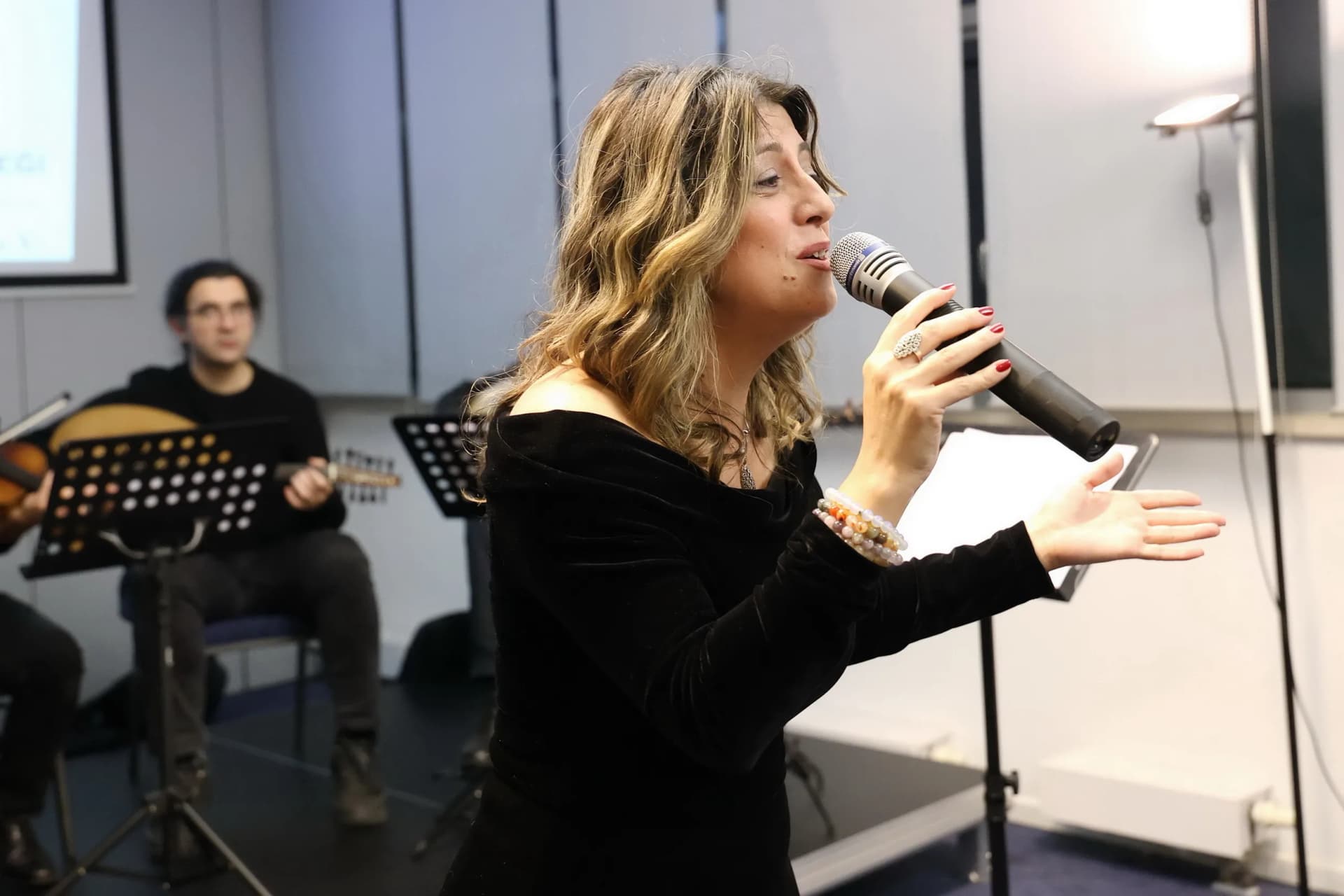 Berlin’de Türk Müziği Anlatımı ve Müzik Dinletisi Yoğun İlgi Gördü