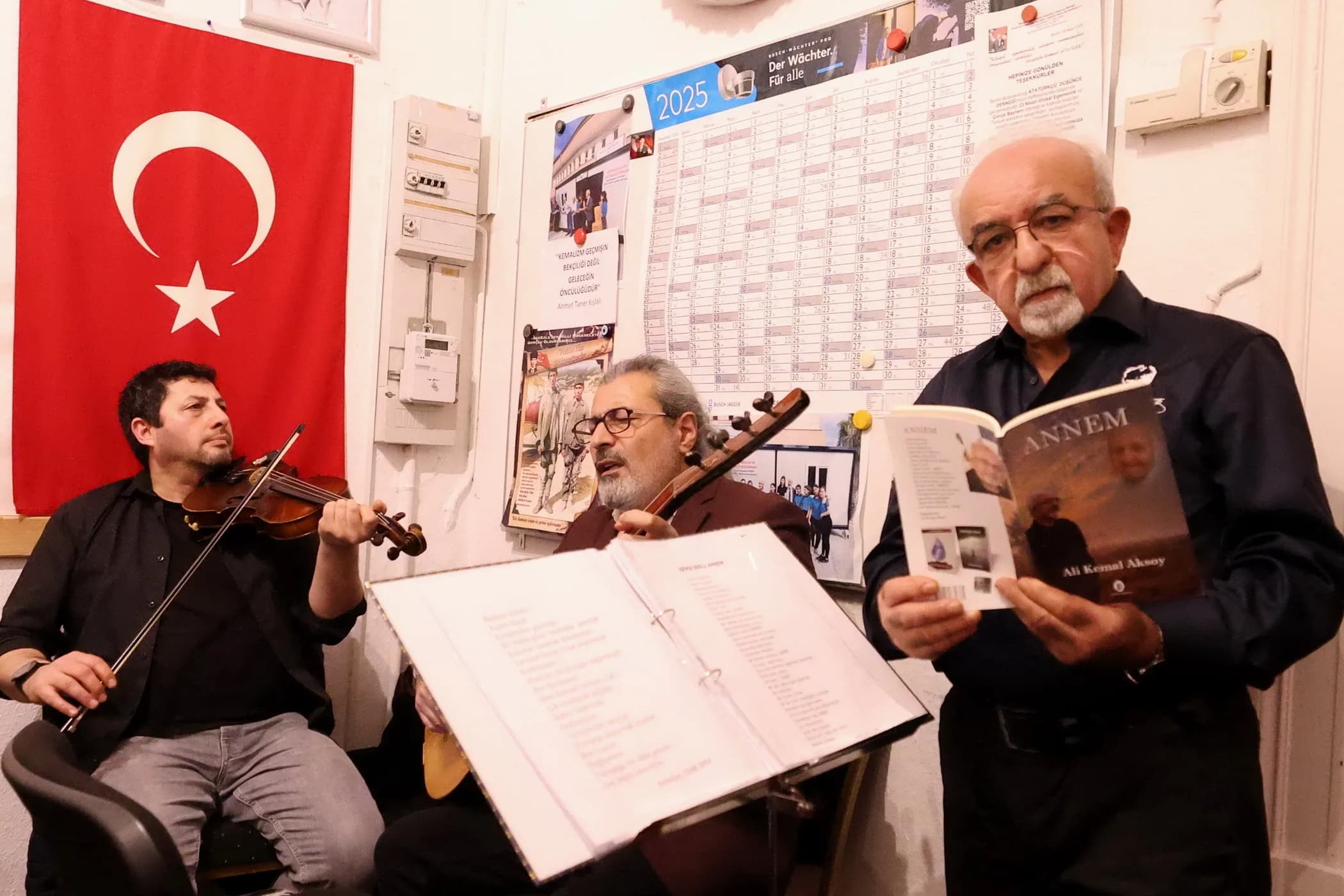 Şair Ali Kemal Aksoy’dan Berlin’de Duygu Dolu Şiir ve Müzik Akşamı