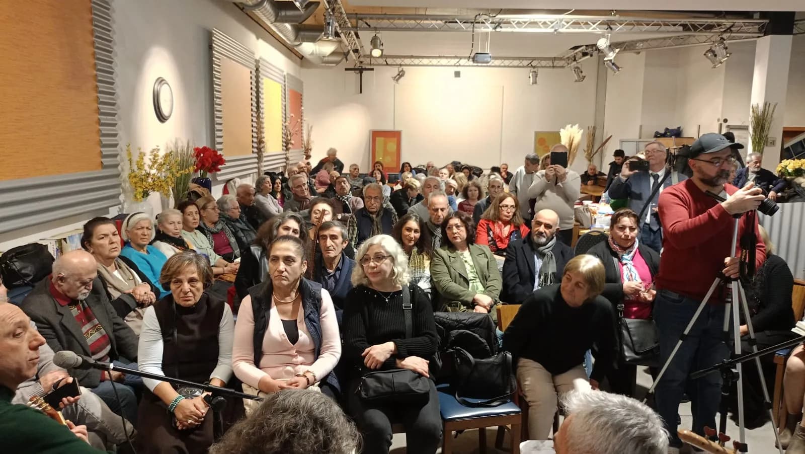 Duisburg’da Merdan Yanardağ ile Dayanışma Etkinliğine Yoğun Katılım