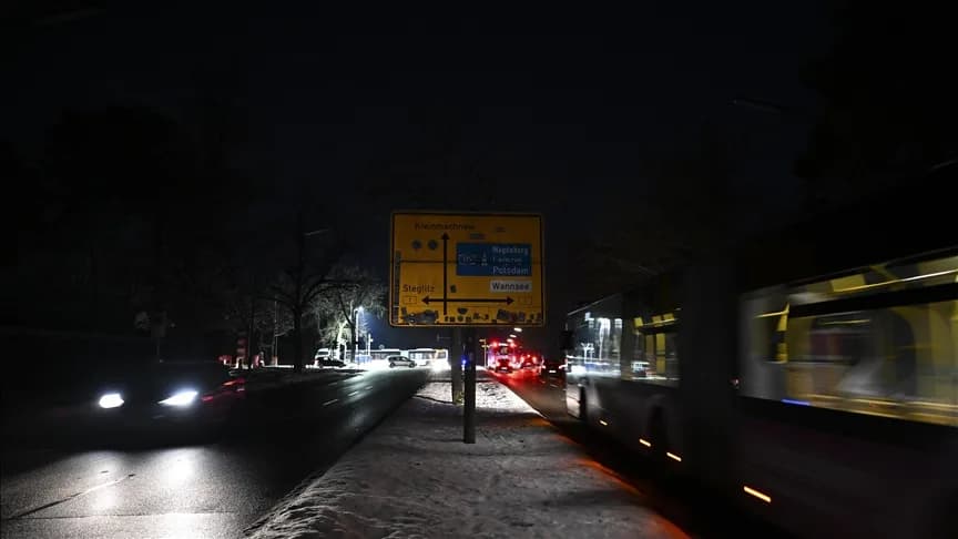 Berlin’de on binlerce haneye elektrik verilemiyor