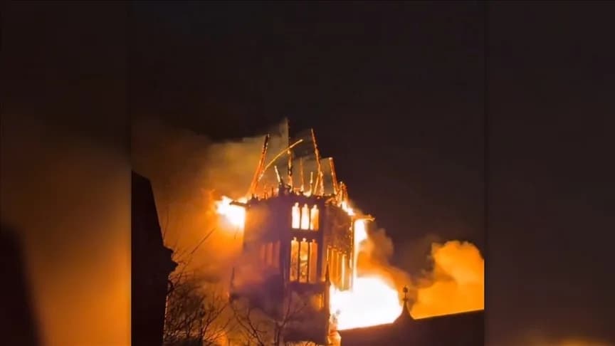 Amsterdam’da tarihi Vondelkerk Kilisesi’nde çıkan yangın kontrol altına alındı
