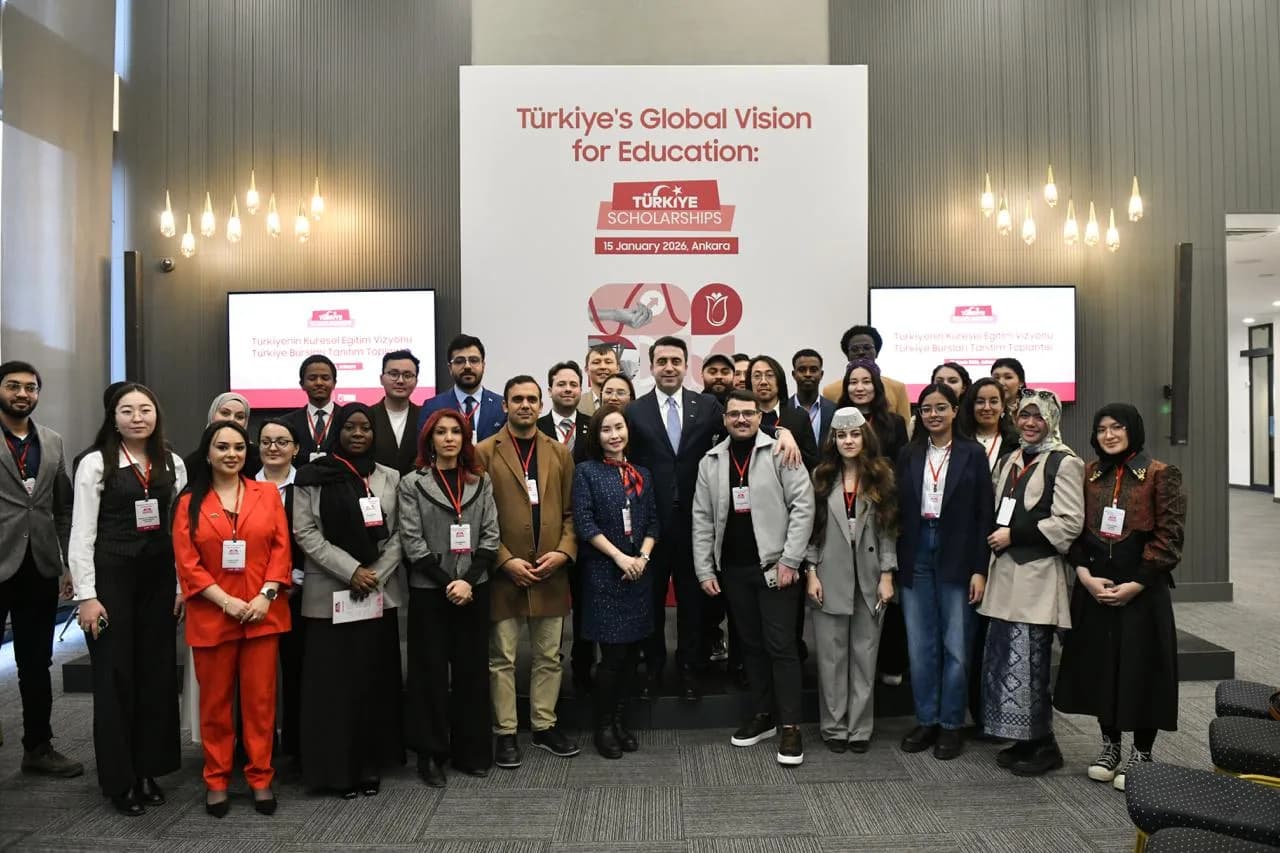 Türkiye Bursları 2026’da Rekor Kırdı: 200 Bine Yakın Uluslararası Başvuru
