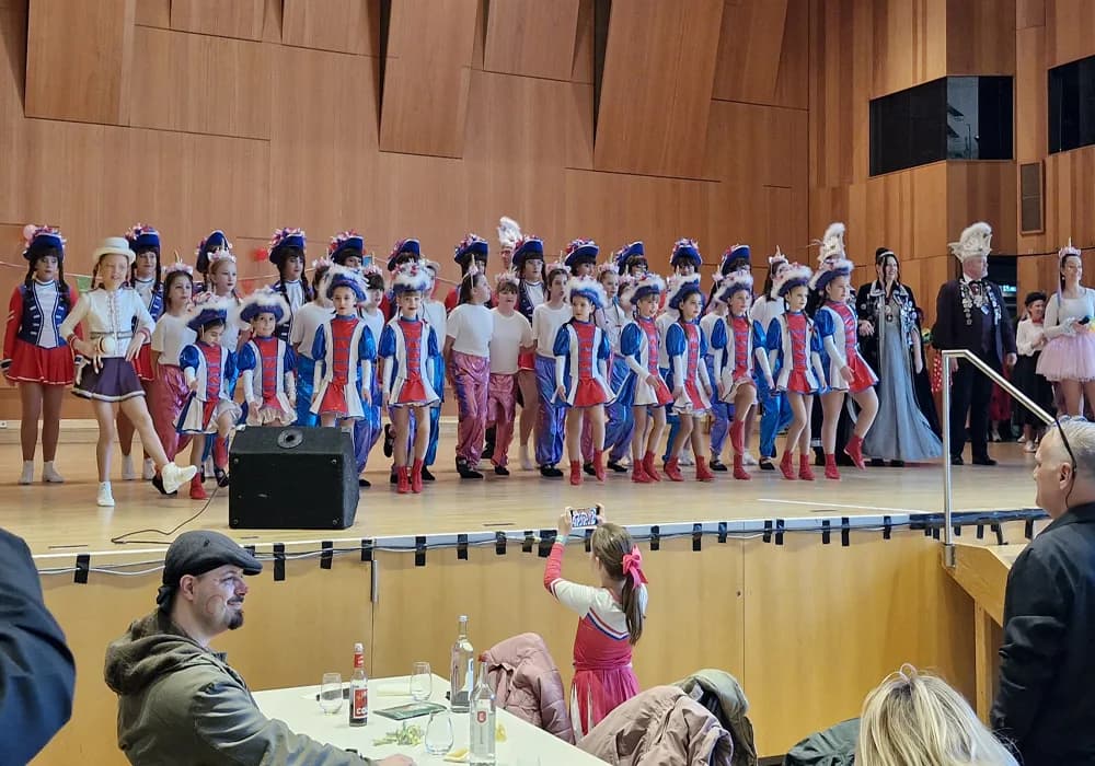 ALMANYA’DA ÇOCUK KARNAVALINA BÜYÜK İLGİ
