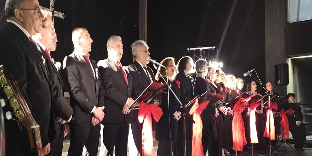 Duisburg’da Türküler ve Şarkılar Ayakta Alkışlandı