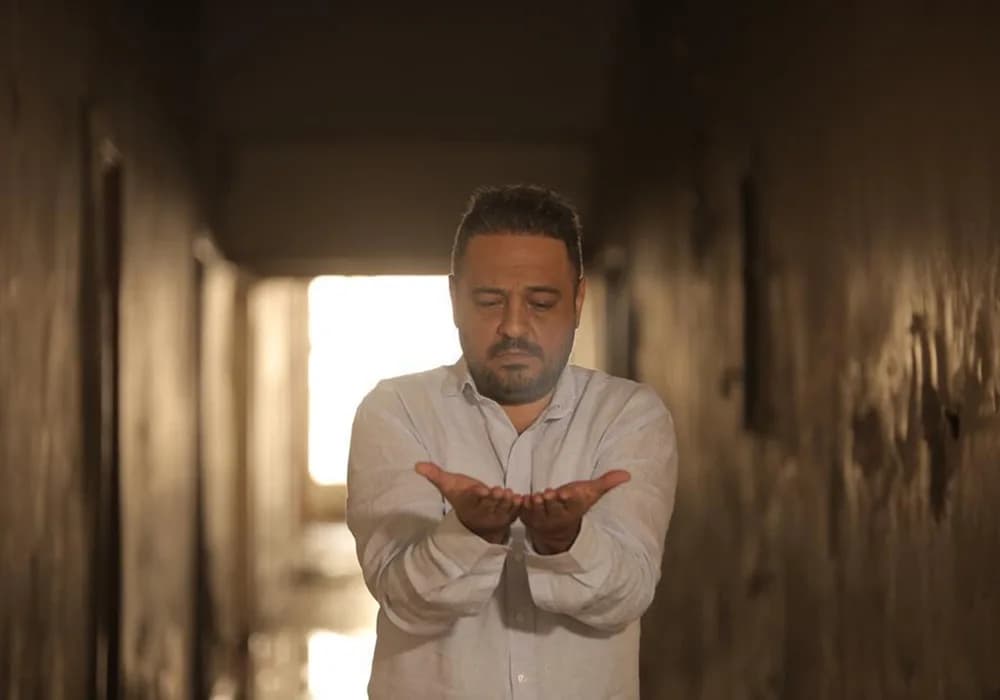 AYZER BÜYÜKER’DEN DUYGULARA DOKUNAN YENİ MAKSİ SINGLE: “MAZİ” TÜM DÜNYADA YAYINDA