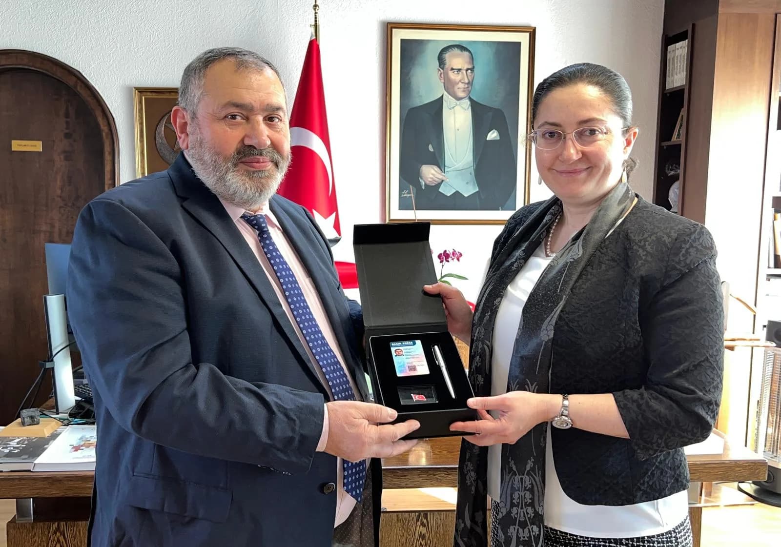 Gazeteci İlhan Baba “Sürekli Basın Kartı” ile onurlandırıldı