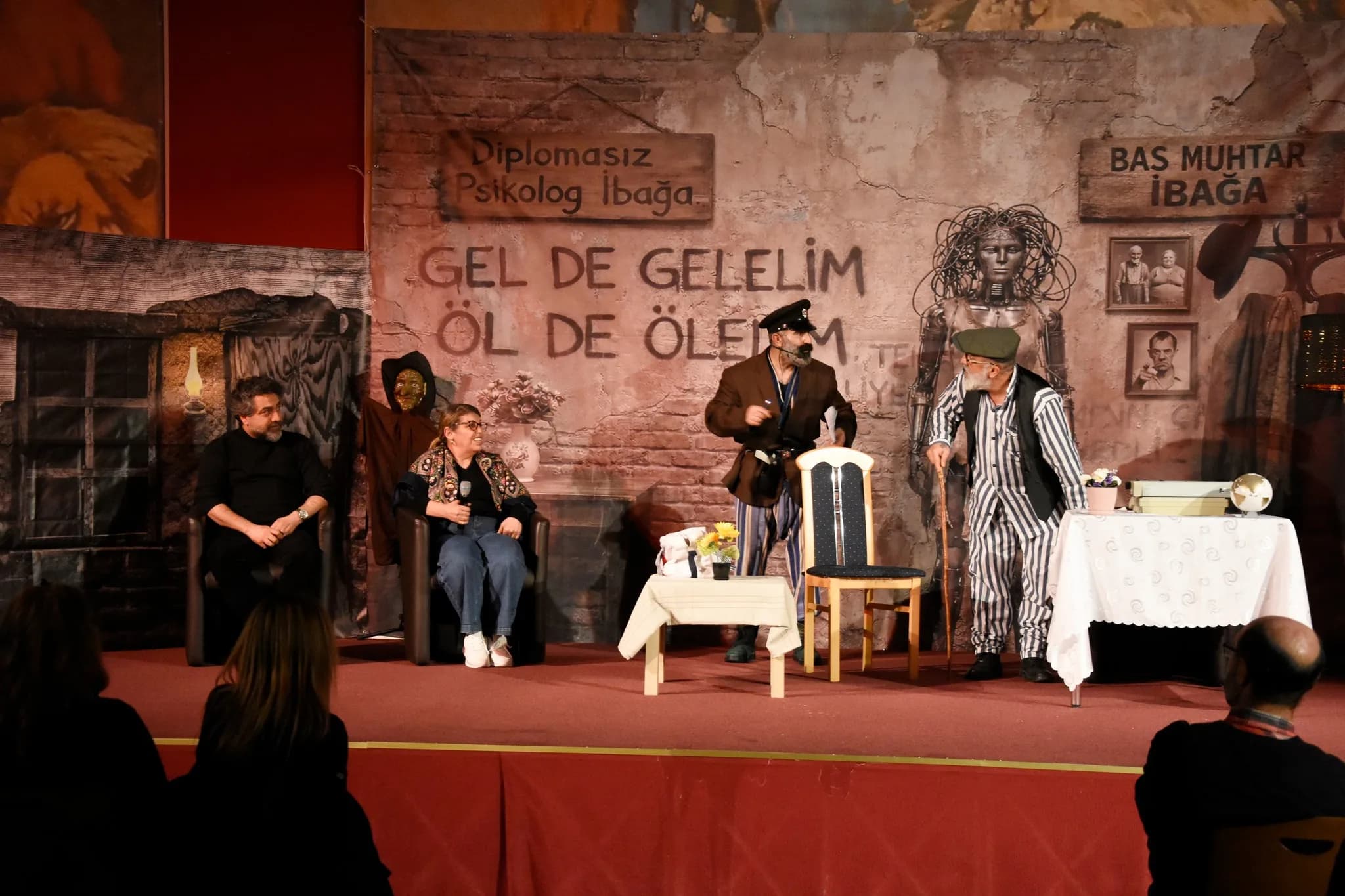‘Diplomasız Psikolog’ Oyunu Cemevi’nde İzleyici ile Buluştu
