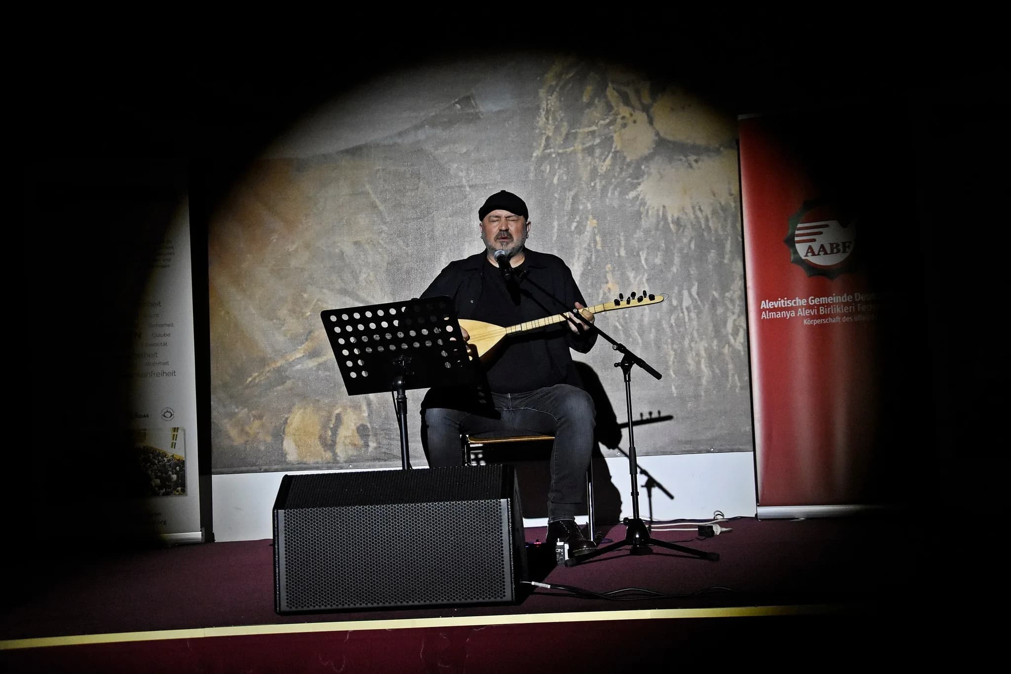 Berlin Cemevi’nde Alevi Deyiş ve Nefesleri Yankılandı