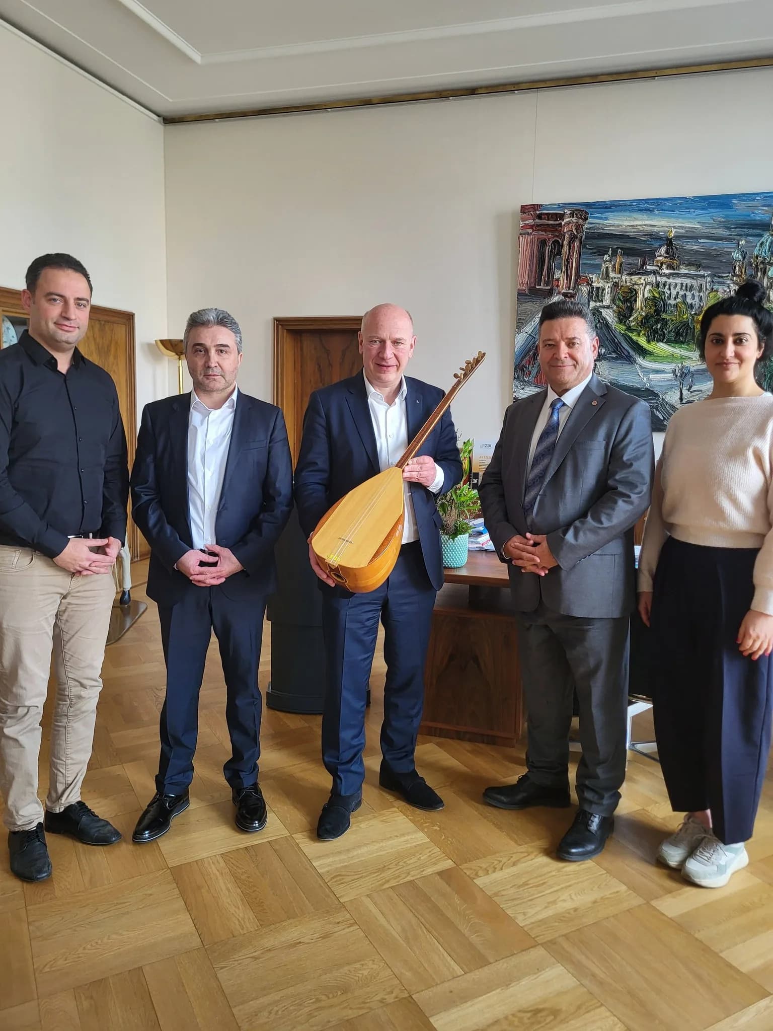 Berlin Eyalet Başbakanı Kai Wegner Alevi Festivali’ni Himayesine Aldı