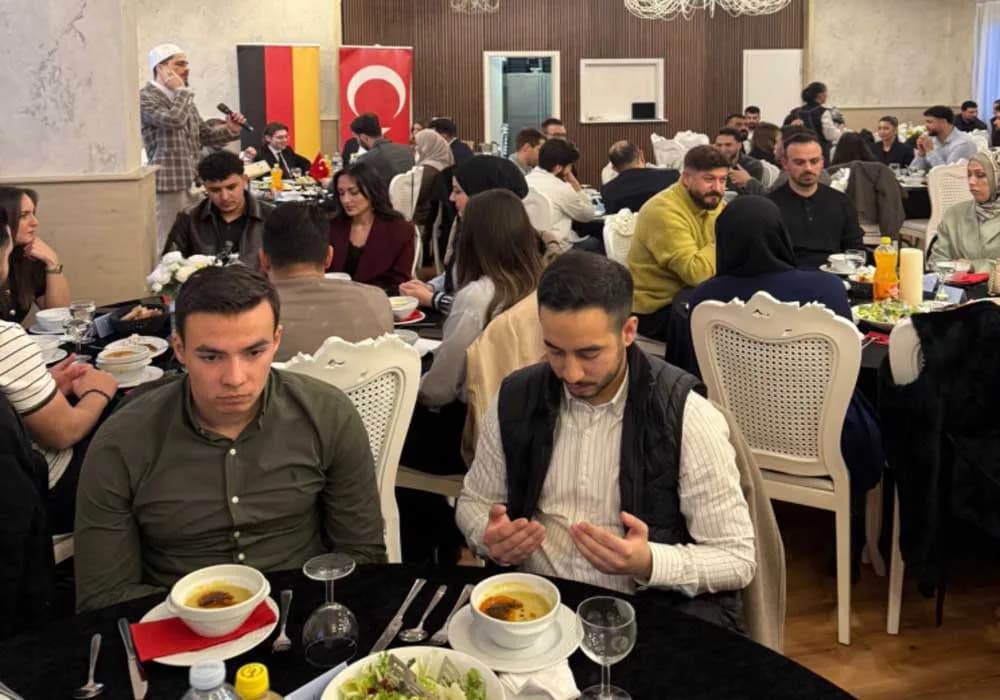 Nürnberg’de Gençlerle Anlamlı İftar Buluşması