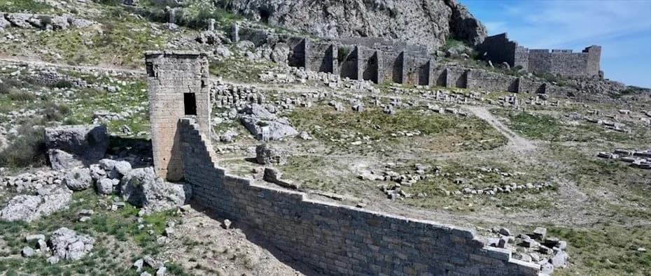 Sillyon’un Büyük İskender’e geçit vermeyen surları ayağa kaldırıldı