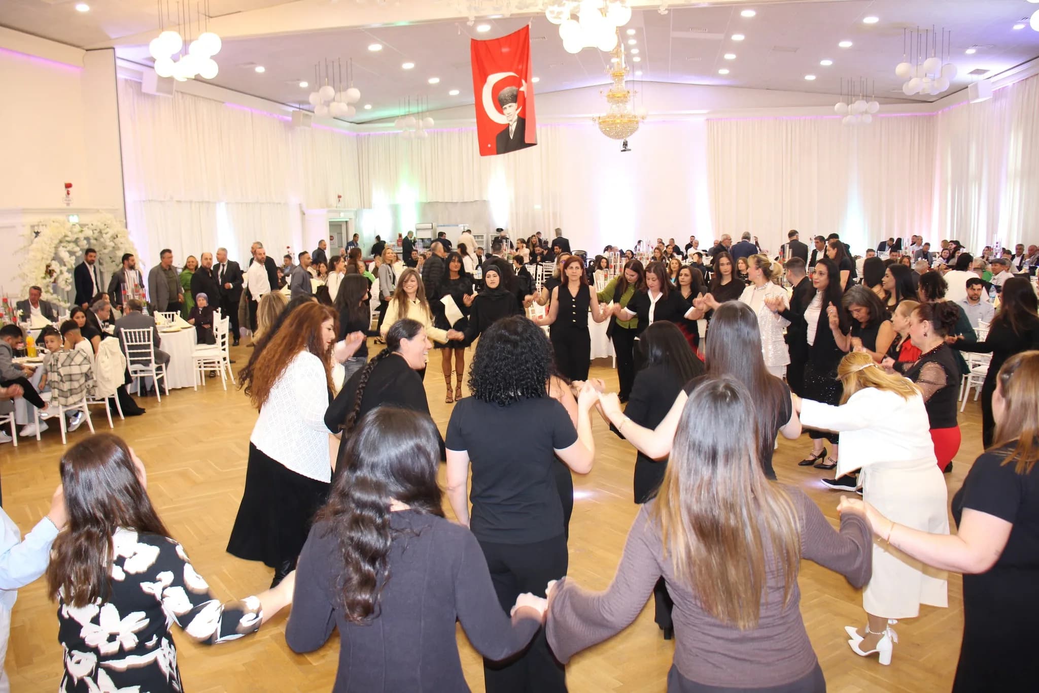 Hamburg’da Balıkesir Rüzgarı Esti