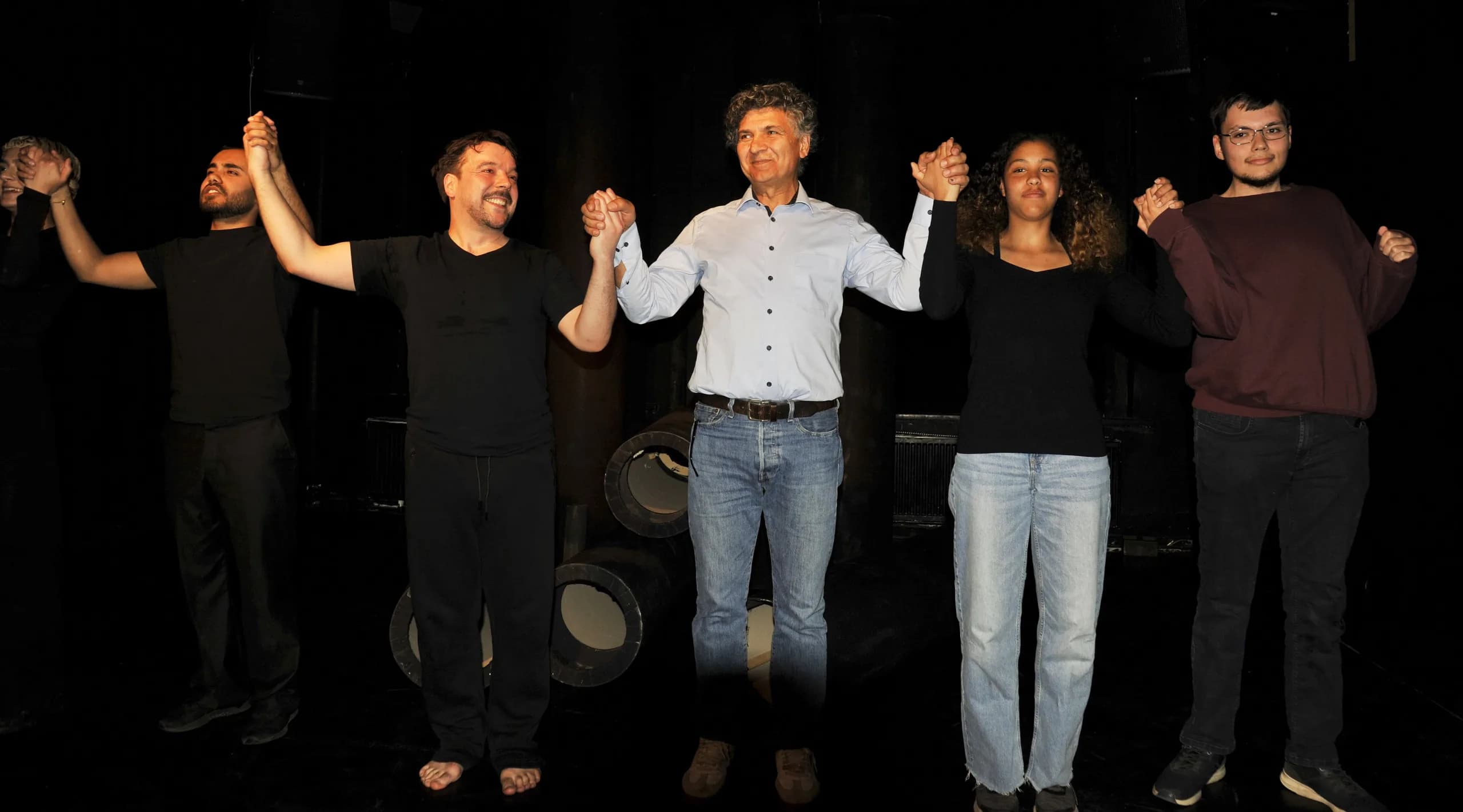 9.Tiyatro Köprüsü Festivali Hamburg’da Savaş Karşıtı Oyunla Başladı