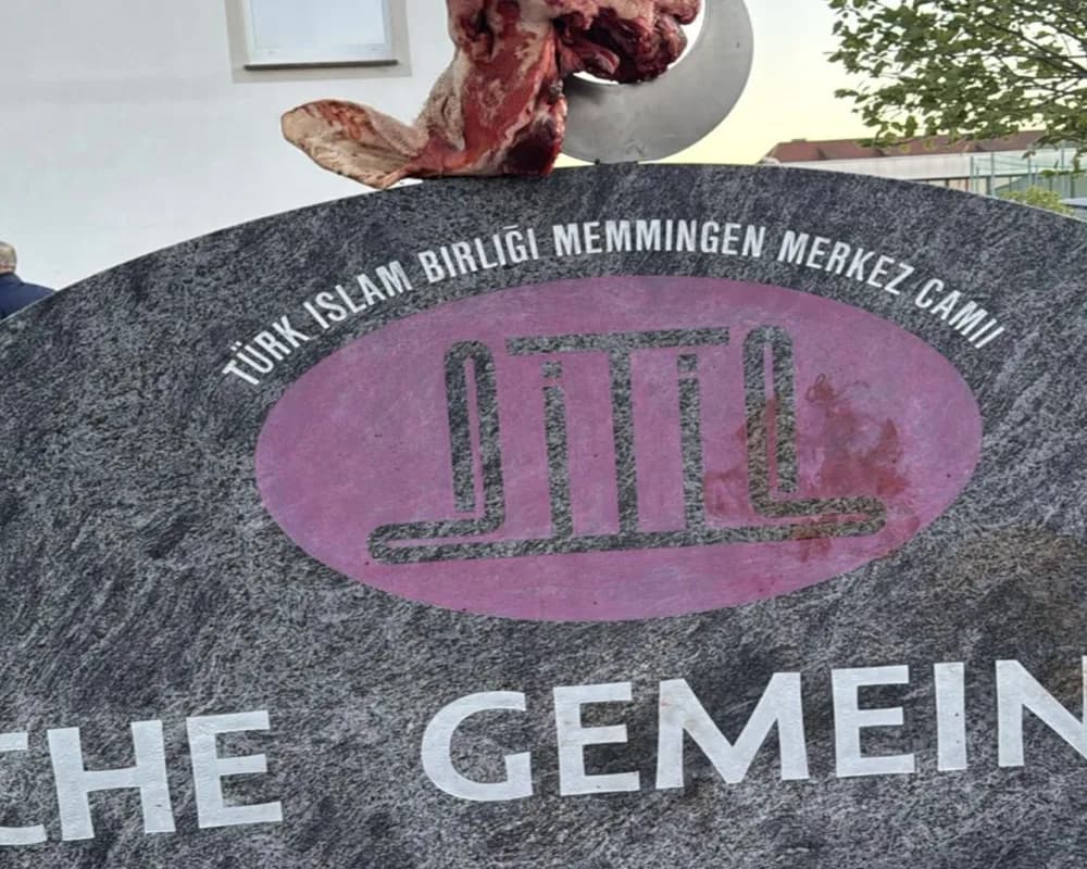 Memmingen’de Camiye Çirkin Saldır