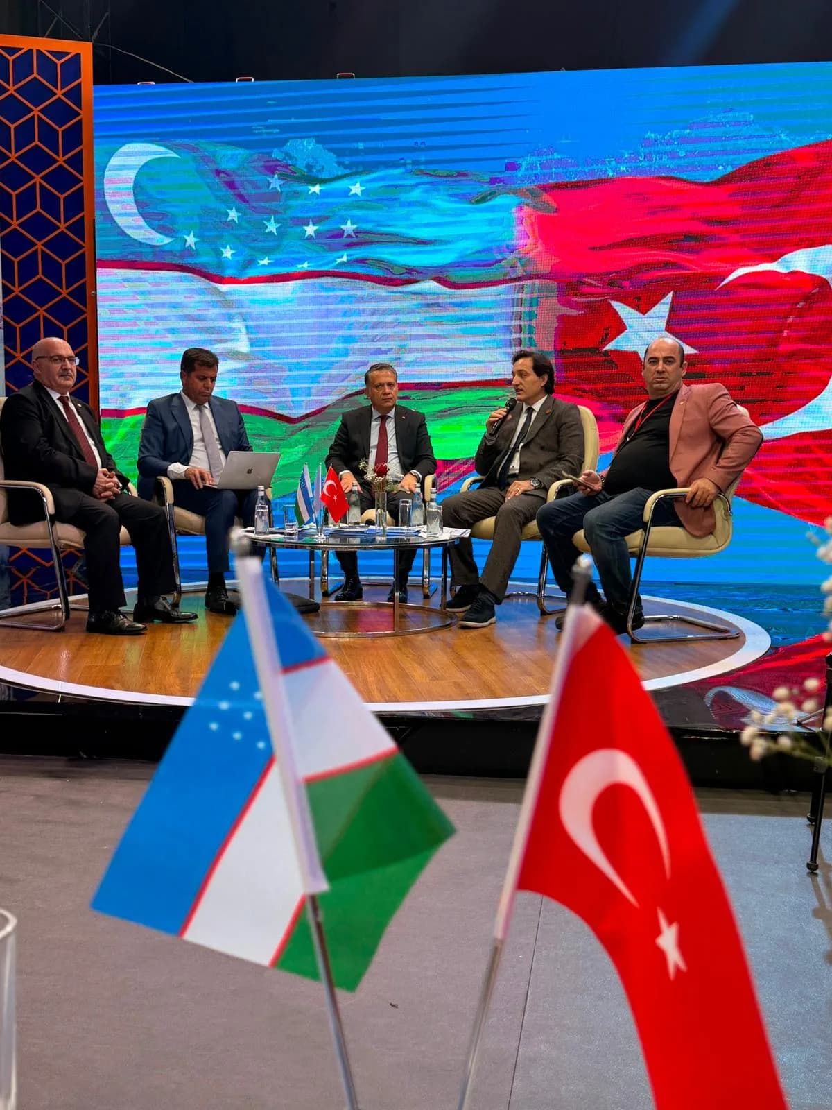 Özbekistan’daki KGK Medya ve Eğitim Paneli’nde medyanın geleceği tartışıldı