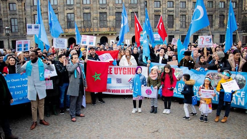 Hollanda'da Doğu Türkistan protestosu