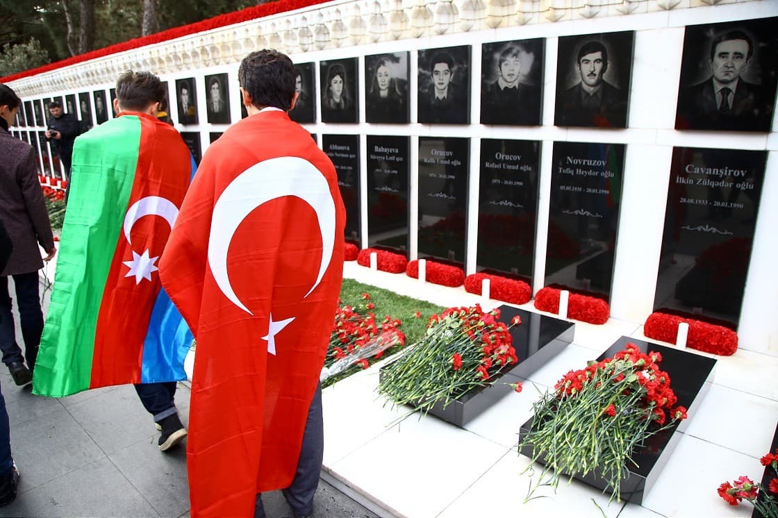 Azerbaycan'da 'Kanlı Ocak' kurbanları anılıyor