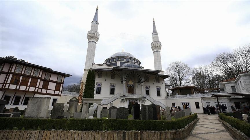 Almanya'da camilerin mayısta açılması gündemde