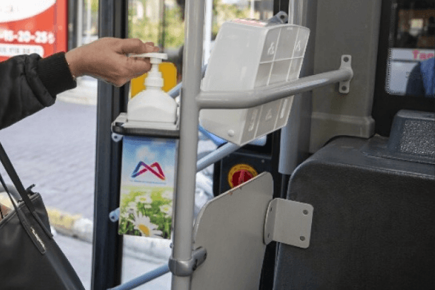 Mersin'de otobüslere maske kutusu konuldu